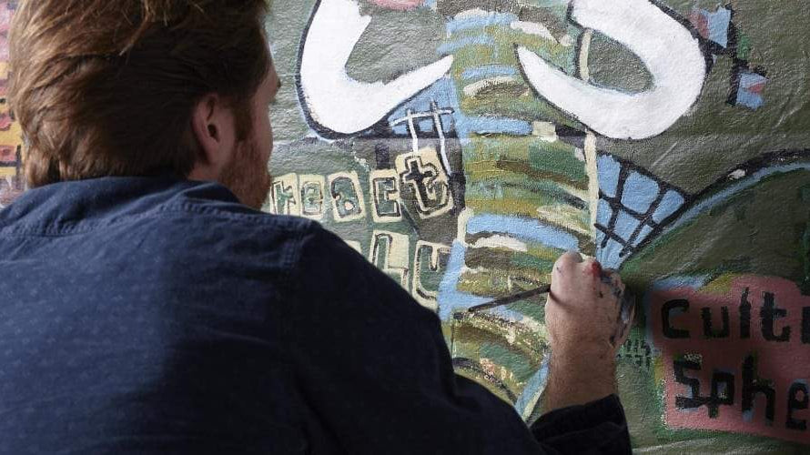 Visual Artist Feature: Jonas Fisch - VINYL MOON