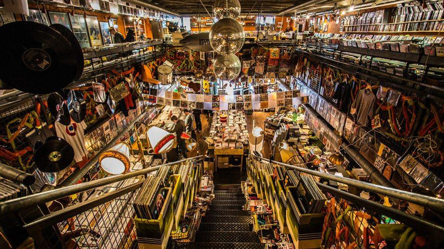 A Guide to Buying Used Records - VINYL MOON