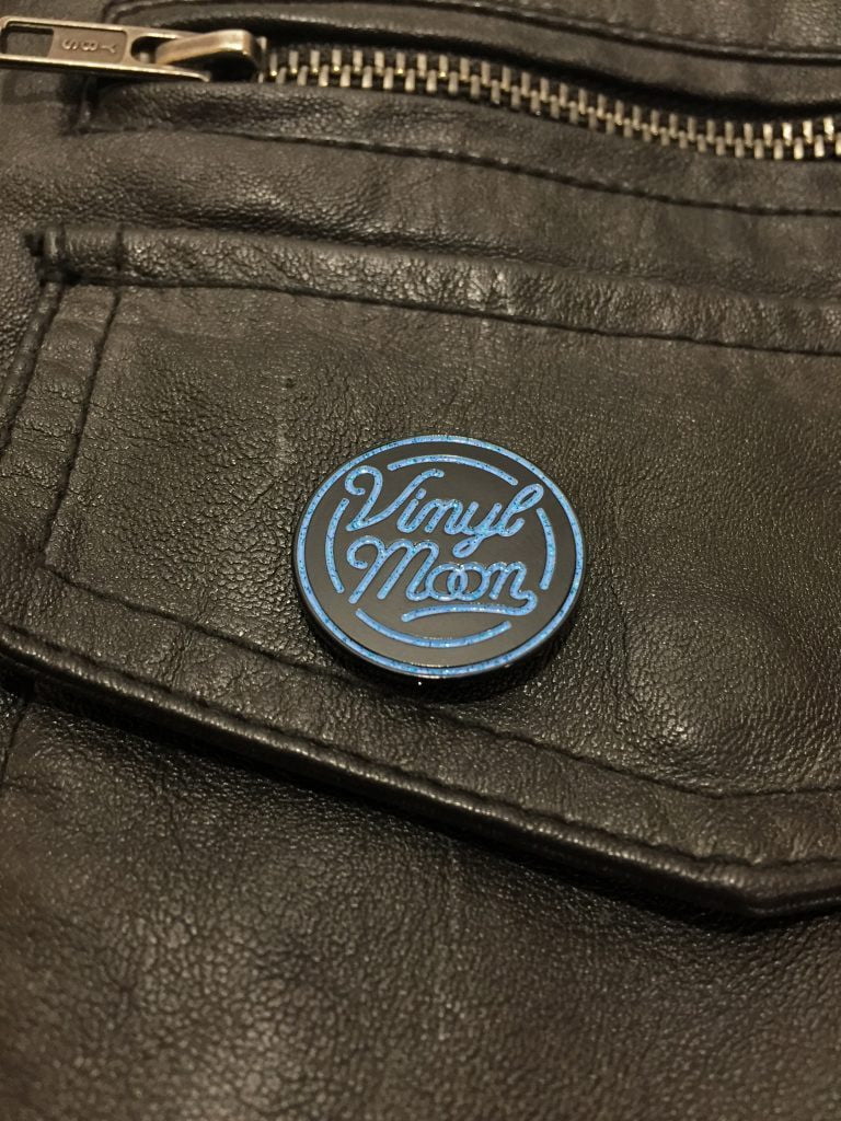 VINYL MOON Enamel Pin - VINYL MOON