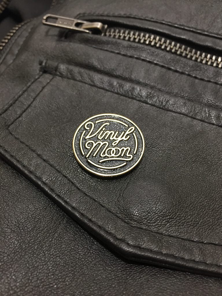 VINYL MOON Enamel Pin - VINYL MOON