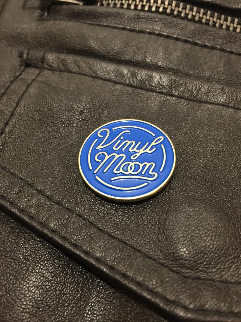 VINYL MOON Enamel Pin - VINYL MOON